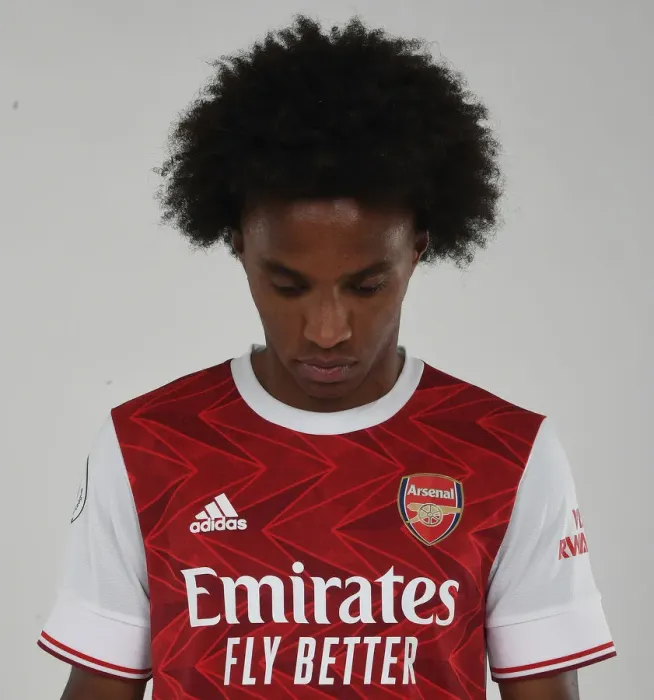Framed Print : Arsenal First Team 2020-21: Willian's Arrival at London Colney