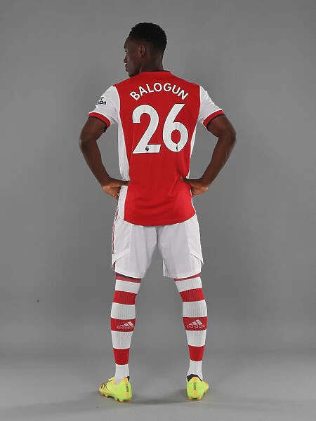 Arsenal First Team 2021-22: Flo Balogun Kick-Off