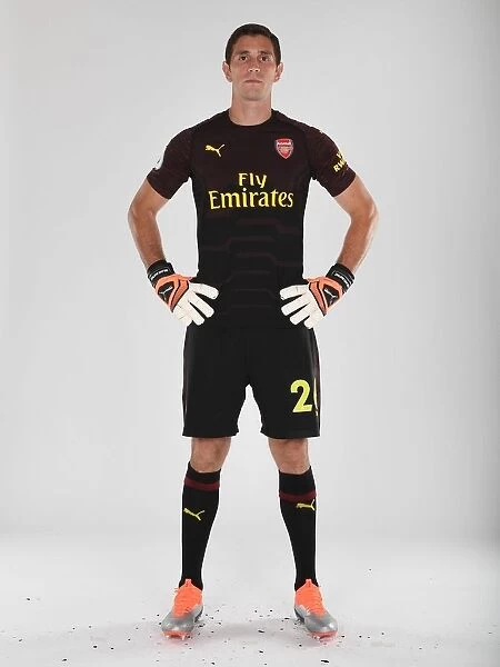 Arsenal First Team: Emiliano Martinez at 2018 / 19 Photo Call