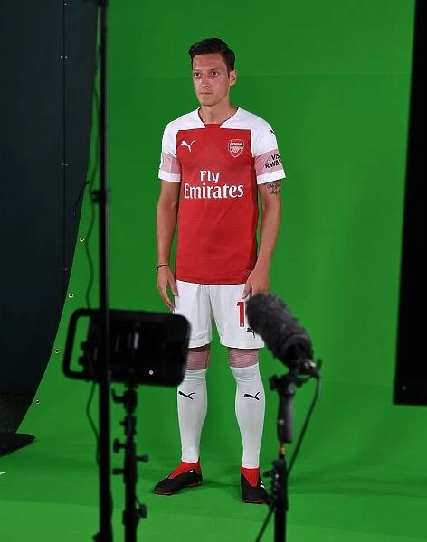 Arsenal First Team: Mesut Ozil at 2018 / 19 Photo Call