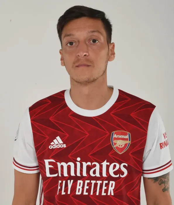 Framed Print : Arsenal First Team: Mesut Ozil Training at London Colney - 2020-21 Season