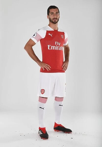 Arsenal First Team: Mkhitaryan at 2018 / 19 Photo-call