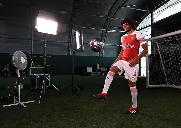 Arsenal First Team: Mohamed Elneny at 2018 / 19 Photocall