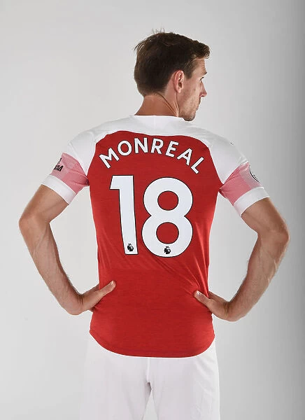 Arsenal First Team: Nacho Monreal at 2018 / 19 Photo Call