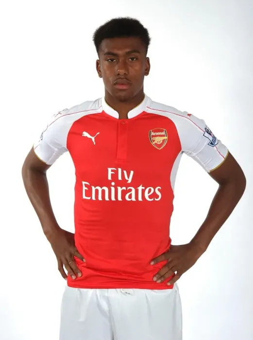 Framed Print : Arsenal First Team: Welcome Alex Iwobi (2015-16) Framed Print : Arsenal First Team: Welcome Alex Iwobi (2015-16)