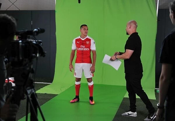 Arsenal Football Club: 2016-17 First Team - Alexis Sanchez's Portrait