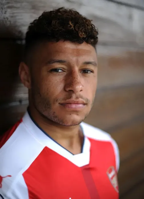 Framed Print : Arsenal Football Club: 2016-17 First Team - Alex Oxlade-Chamberlain's Portrait Framed Print : Arsenal Football Club: 2016-17 First Team - Alex Oxlade-Chamberlain's Portrait