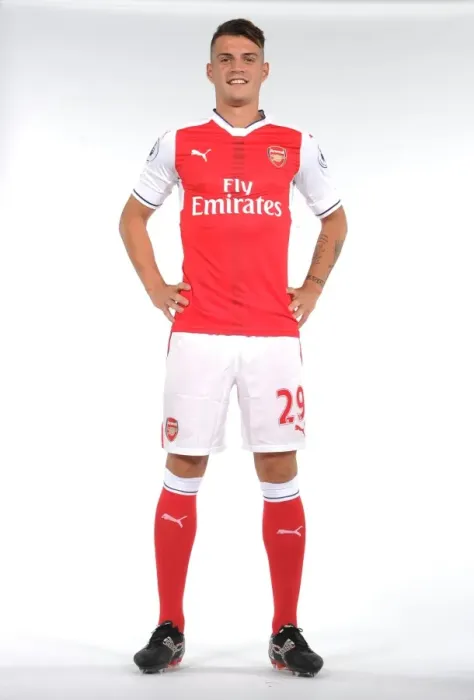 Framed Print : Arsenal Football Club 2016-17: Granit Xhaka's 1st Team Photocall Framed Print : Arsenal Football Club 2016-17: Granit Xhaka's 1st Team Photocall