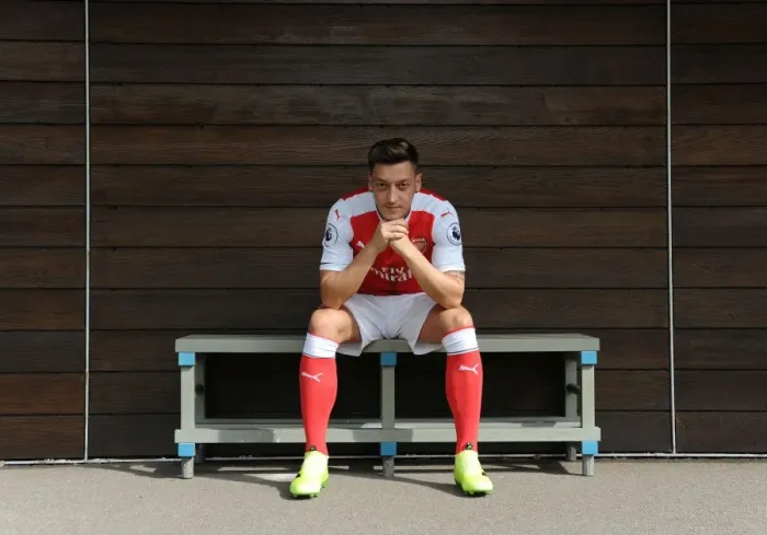 Framed Print : Arsenal Football Club: 2016-17 Season - Mesut Ozil at Training Framed Print : Arsenal Football Club: 2016-17 Season - Mesut Ozil at Training