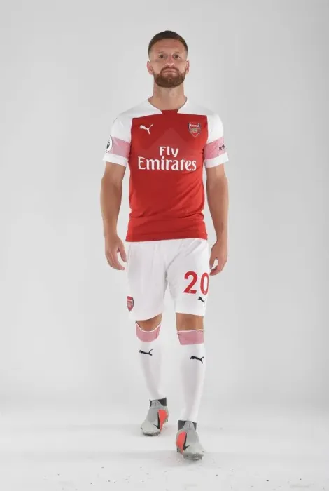 Framed Print : Arsenal Football Club: 2018 / 19 First Team - Shkodran Mustafi Framed Print : Arsenal Football Club: 2018 / 19 First Team - Shkodran Mustafi