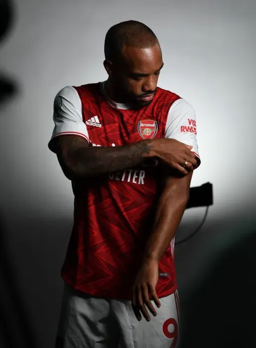 Framed Print : Arsenal Football Club: 2020-21 First Team - Alexandre Lacazette at Team Photoshoot