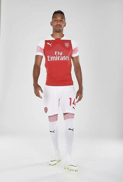 Arsenal Football Club: Aubameyang Poses at 2018 / 19 First Team Photo Call