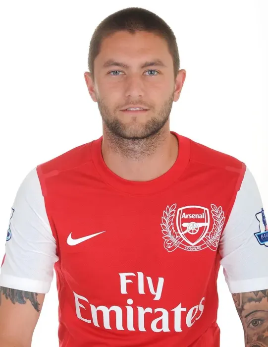 Framed Print : Arsenal Football Club: Henri Lansbury at Emirates Stadium