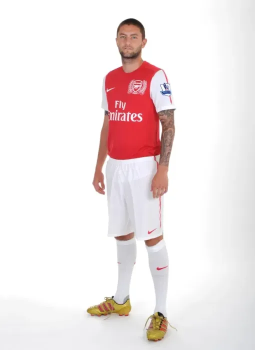 Framed Print : Arsenal Football Club: Henri Lansbury at Emirates Stadium