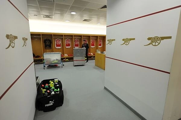 Arsenal Football Club: Pre-Match Huddle in the Changing Room before Arsenal vs. Burnley (FA Cup Fourth Round, 2016)