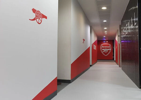 Arsenal Football Club: Pre-Match Huddle in the Changing Room (Arsenal vs Crystal Palace, 2021-22 Premier League)