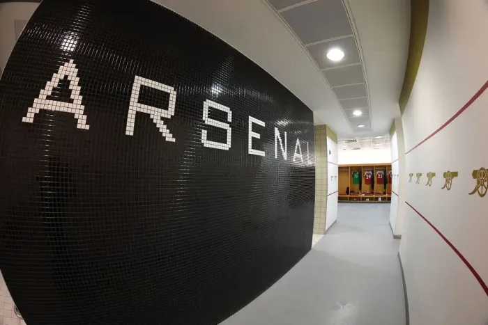 Framed Print : Arsenal Football Club: Pre-Match Huddle in the Changing Room (Arsenal v Everton, 2018-19)