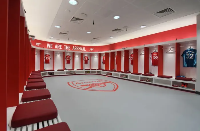 Framed Print : Arsenal Football Club: Pre-Match Huddle in the Changing Room (Arsenal vs. Watford, 2021-22 Premier League)