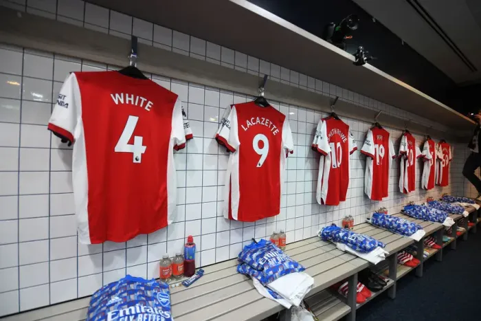 Framed Print : Arsenal Football Club: Pre-Match Preparation - Tottenham Hotspur vs Arsenal, Premier League (2021-22)