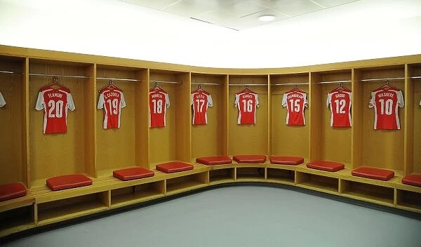 Arsenal Football Club: Behind the Scenes - Arsenal Changing Room before Arsenal v Benfica (2014-15 Emirates Cup)