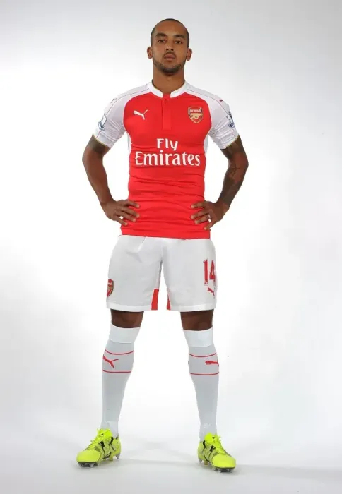 Framed Print : Arsenal Football Club: Theo Walcott at 2015-16 Team Photocall Framed Print : Arsenal Football Club: Theo Walcott at 2015-16 Team Photocall