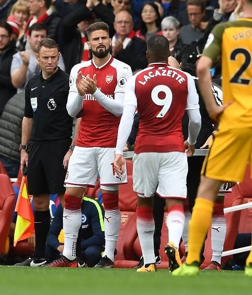 Arsenal: Giroud Replaces Lacazette Against Brighton (2017-18)