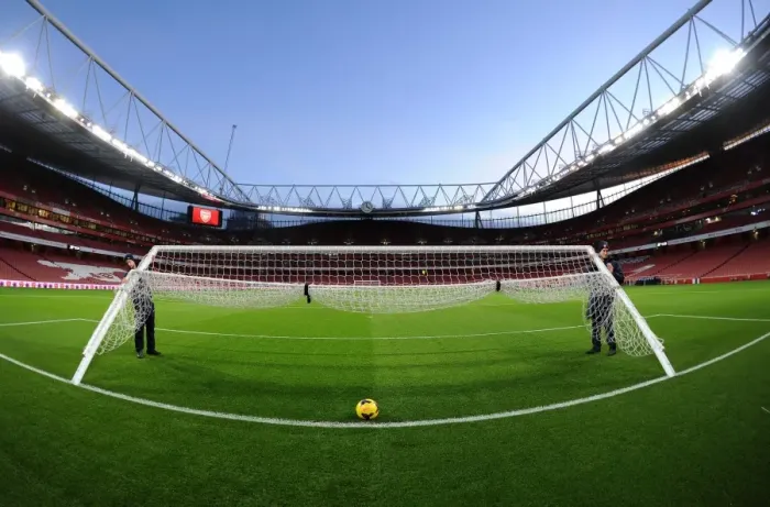Framed Print : Arsenal Groundsmen: Preparing the Emirates Battlefield for Arsenal vs. Hull City (2013-14) Framed Print : Arsenal Groundsmen: Preparing the Emirates Battlefield for Arsenal vs. Hull City (2013-14)