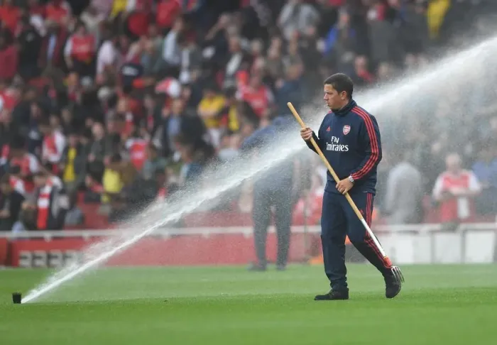 Framed Print : Arsenal Groundstaff. Arsenal 3:2 Aston Villa Framed Print : Arsenal Groundstaff. Arsenal 3:2 Aston Villa