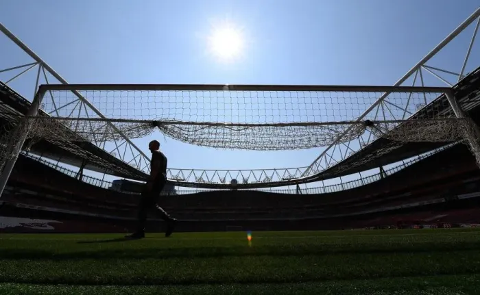 Framed Print : Arsenal Groundstaff Prepare for Arsenal v Crystal Palace: Premier League 2018-19 Framed Print : Arsenal Groundstaff Prepare for Arsenal v Crystal Palace: Premier League 2018-19