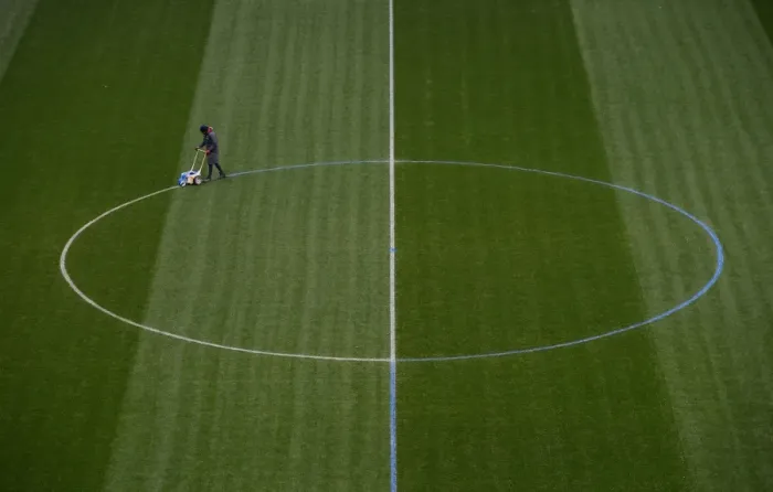 Framed Print : Arsenal Groundstaff Prepare Blue Turf for Arsenal vs Manchester City (2017-18) Framed Print : Arsenal Groundstaff Prepare Blue Turf for Arsenal vs Manchester City (2017-18)