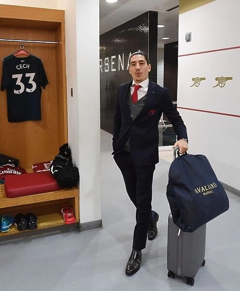 Arsenal: Hector Bellerin in the Home Changing Room - Arsenal vs Chelsea, Premier League
