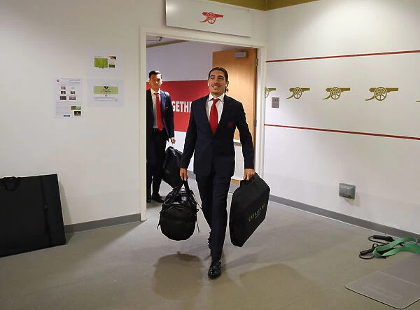 Arsenal: Hector Bellerin in the Home Changing Room - Arsenal vs Everton, Premier League 2018-19