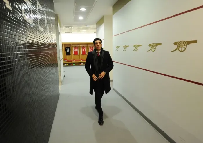 Framed Print : Arsenal: Hector Bellerin in the Home Changing Room before Arsenal vs AFC Bournemouth, Premier League 2016 / 17