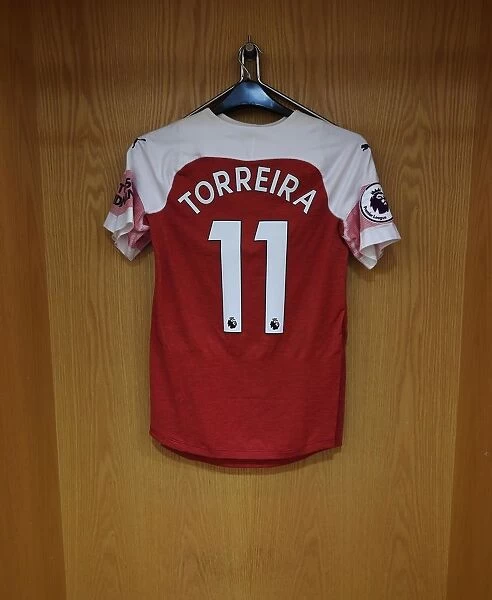 Arsenal Home Changing Room: Lucas Torreira's Jersey Before Arsenal vs Chelsea (2018-19)