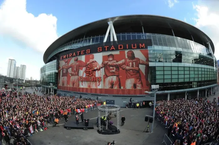 Framed Print : Arsenal Honors Dennis Bergkamp: Unveiling of Legendary Statue
