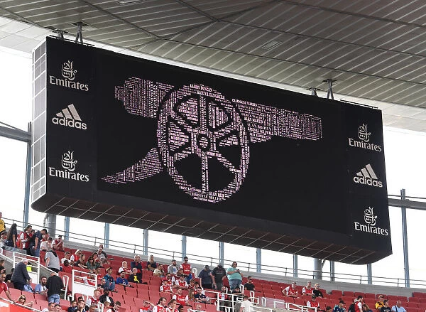 Arsenal Honors Departed Fans Before Everton Clash in Premier League (2021-22)