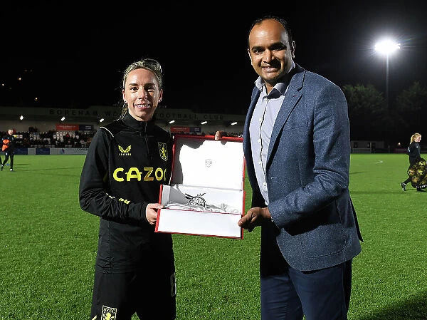 Arsenal Honors Jordan Nobbs with Silver Canon at Conti Cup Match Against Aston Villa