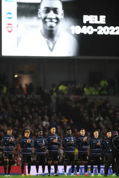 Framed Print : Arsenal Honors Legendary Footballer Pele: A Minutes Applause Tribute at Brighton