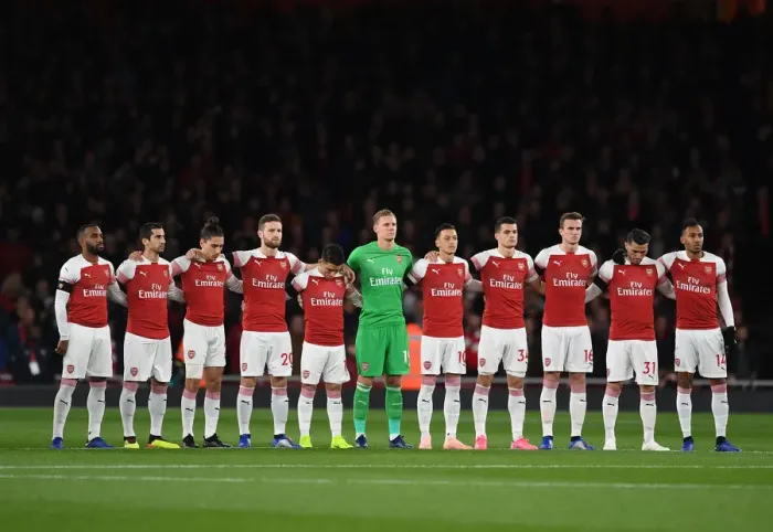 Framed Print : Arsenal Honors Leicester City Chairman with Minutes Silence vs. Liverpool (2018-19)