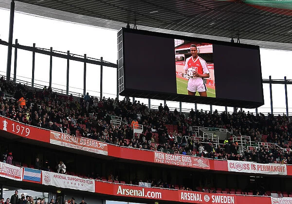 Arsenal Honors Past Glory: Tribute to David Rocastle at Arsenal vs Leeds United, 2022-23