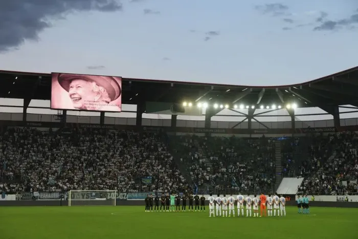 Framed Print : Arsenal Honors Queen Elizabeth with Silence at FC Zurich Europa League Match, 2022-23