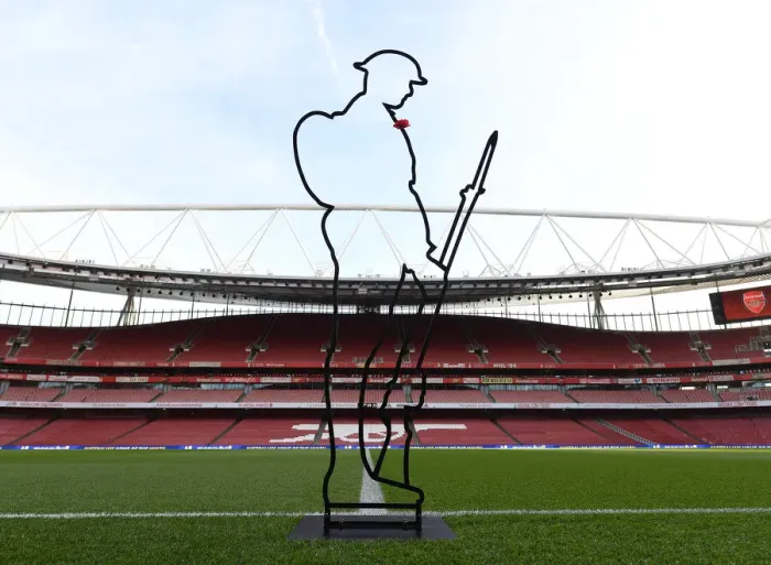 Framed Print : Arsenal Honors Remembrance Day: A Tribute at Emirates Stadium (2021-22)