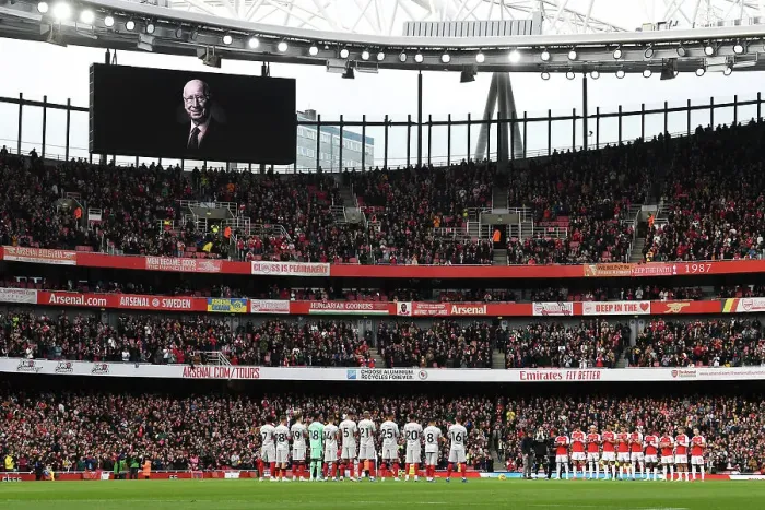 Framed Print : Arsenal Honors Sir Bobby Charlton with Minutes Applause before Arsenal v Sheffield United (2023-24) Framed Print : Arsenal Honors Sir Bobby Charlton with Minutes Applause before Arsenal v Sheffield United (2023-24)