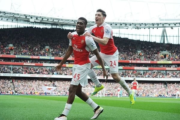 Arsenal: Iwobi and Bellerin Celebrate Goal Against Watford (2015-16)