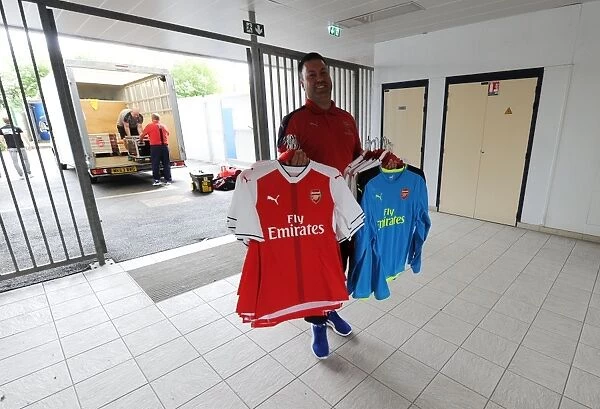 Arsenal Kit Man Paul Akers Preparing for Lens vs Arsenal Friendly (2016-17)