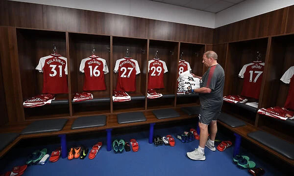 Arsenal Kit Manager Vic Akers in the Away Changing Room: Leicester City vs Arsenal, Premier League 2017-18