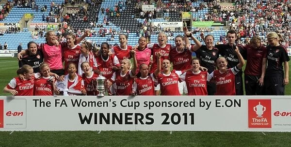 Arsenal Ladies celebrate with the FA Cup Trophy. Arsenal Ladies 2: 0 Bristol Academy