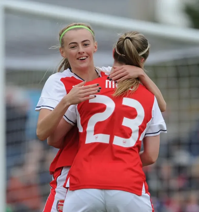 Framed Print : Arsenal Ladies Celebrate FA Cup Victory: Beth Mead and Chloe Kelly's Euphoric Moment