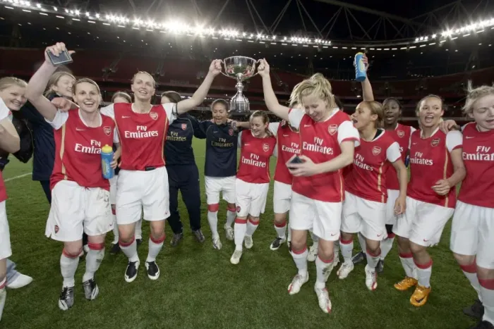 Framed Print : Arsenal Ladies Celebrate Premier League Title: 4-1 Win Over Chelsea (2008)
