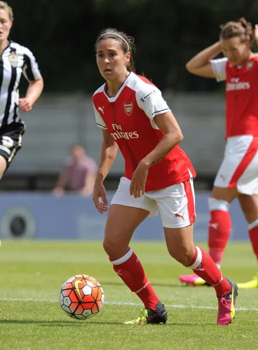Framed Print : Arsenal Ladies Defeat Notts County 2-0: Fara Williams Star Performance in WSL Division One